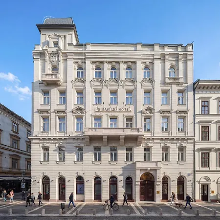 Basiliq 4* Budapesta